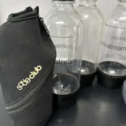 4x SODASTREAM Play Source Power Flaschen mit 2x Überzug schwarz grau Sodaclub Wasserflasche Trinkflasche